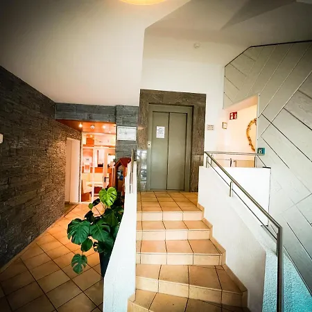 Hotel Altbacher Hof 3*