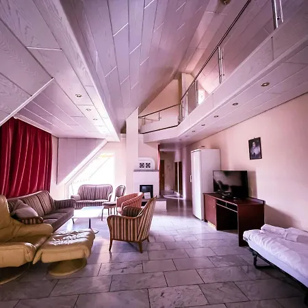 Hotell Altbacher Hof 3*