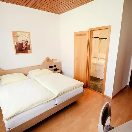 Altbacher Hof 3*