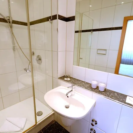 Altbacher Hof 3*